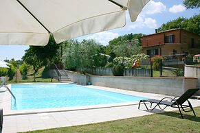 Wonderful Private Villa With Private Pool, TV, Pets Allowed and Parkin