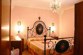 Wonderful Private Villa With Private Pool, TV, Pets Allowed and Parkin