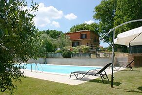 Wonderful Private Villa With Private Pool, TV, Pets Allowed and Parkin
