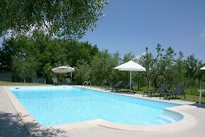 Wonderful Private Villa With Private Pool, TV, Pets Allowed and Parkin