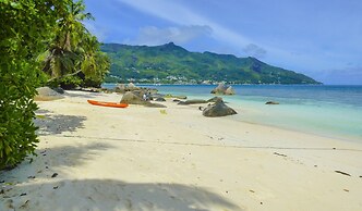 Mouggae Blues Villas