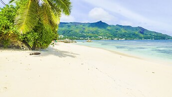 Mouggae Blues Villas