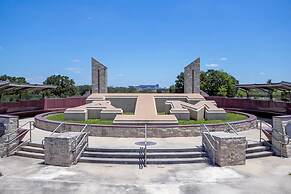 Holiday Inn Express & Suites Bryan - College Station by IHG