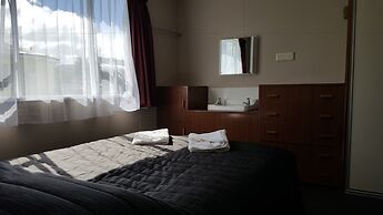 High Country Motel and Backpackers