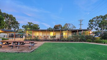 Yarrawonga Riverlands Tourist Park