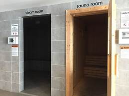 D'Majestic Place by Widebed