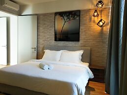 D'Majestic Place by Widebed