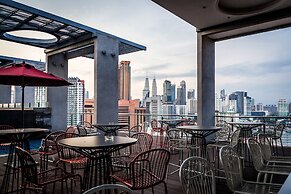 D'Majestic Place by Widebed