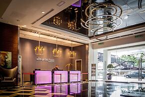 D'Majestic Place by Widebed