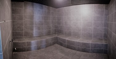 D'Majestic Place by Widebed