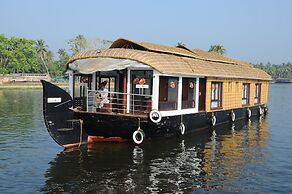 Cosy Houseboats