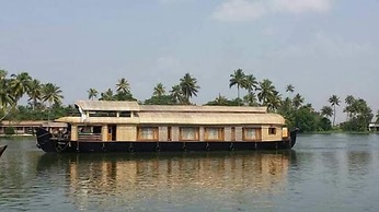 Cosy Houseboats