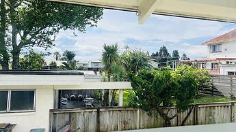 18th Avenue Thermal Motel