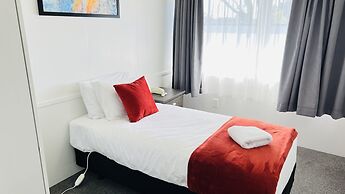 18th Avenue Thermal Motel