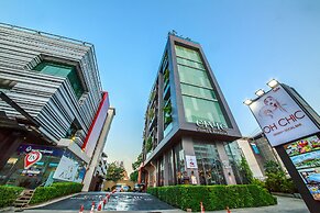 Civic Horizon Hotel & Residence