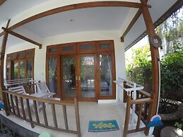 Gili Smile Bungalows