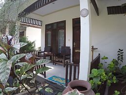 Gili Smile Bungalows