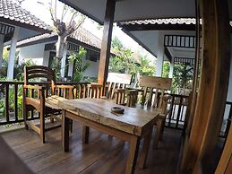 Gili Smile Bungalows