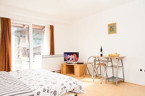 Rooms Garden Zagreb Airport