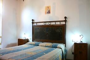 Stunning private villa with private pool, WIFI, TV, pets allowed and p