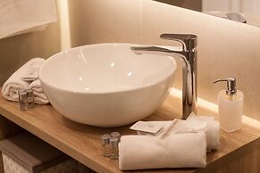 Tesla Boutique Apartments & Rooms