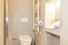 Tesla Boutique Apartments & Rooms