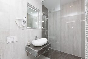 Tesla Boutique Apartments & Rooms