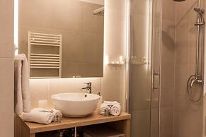 Tesla Boutique Apartments & Rooms