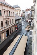 Tesla Boutique Apartments & Rooms