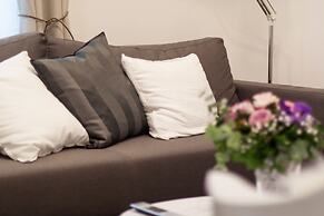 Tesla Boutique Apartments & Rooms