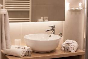 Tesla Boutique Apartments & Rooms