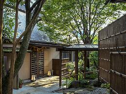 Takachiho Hanareno-yado Kamigakure