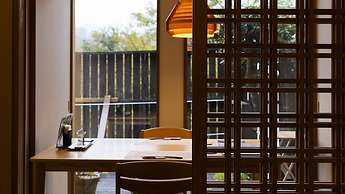 Takachiho Hanareno-yado Kamigakure