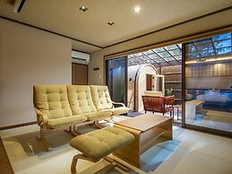 Takachiho Hanareno-yado Kamigakure