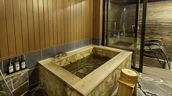 Takachiho Hanareno-yado Kamigakure