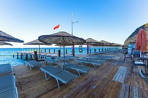 The Nowness Luxury Hotel & Spa (Adults Only 16+)