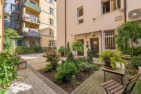 5 Vintage Guest House