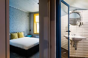 5 Vintage Guest House