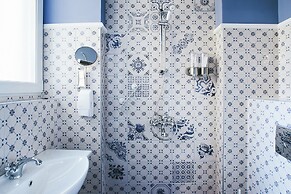 5 Vintage Guest House