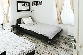 5 Vintage Guest House