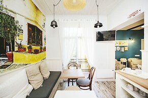 5 Vintage Guest House