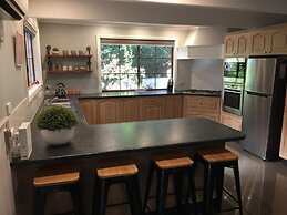 Tudor House - Large Family Home