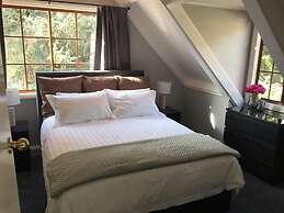 Tudor House - Large Family Home