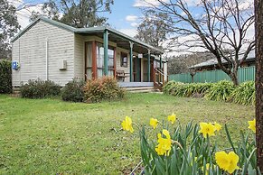 R & R in Bright - Short walk to town