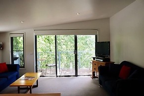 Bright Woodlands Retreat