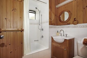 Warrina - Over Looking Ovens River