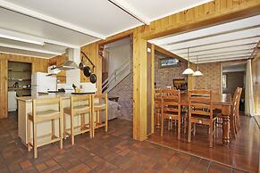 Warrina - Over Looking Ovens River