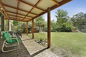 Warrina - Over Looking Ovens River