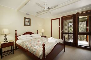 Warrina - Over Looking Ovens River