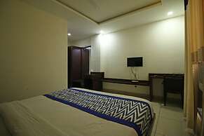 OYO 8095 Hotel Taj Castle